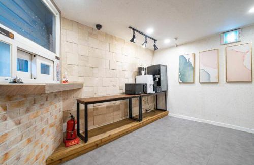 Sinjeong-dong Hotel | Must Stay Mokdong