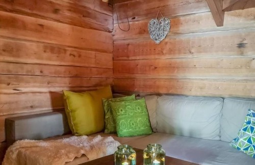 Multia House | Mustalahden makasiini by Interhome