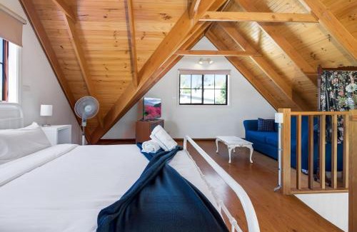 Malua Bay House | Muwarra Cottage Malua Bay
