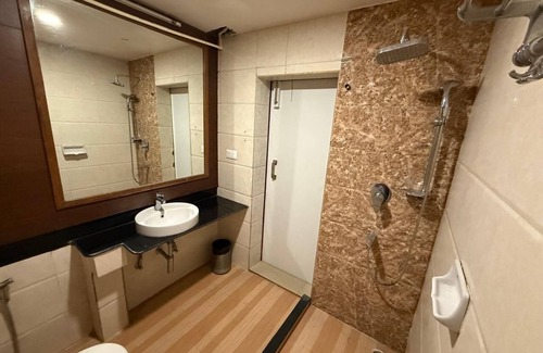 Khanapara Hotel | MW HOTEL