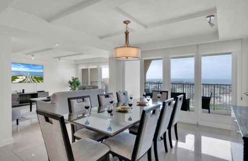 South Padre Island House | My ideal home by the beach! Classy Bayview, beachfront resort, shared pools & jacuzzi
