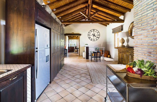 Viagrande Villa | My Rental Homes - Villa Monte Serra private pool and Gym