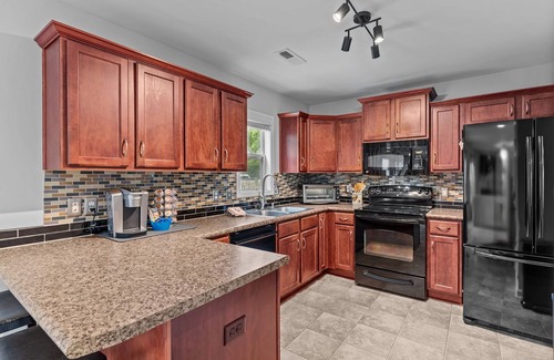 Myrtle Grove House | Myrtle Grove Cove - We Love Dogs - Spacious