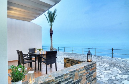 Myrtos Apartment | Myrtos Mare Suites - Seafront Studio