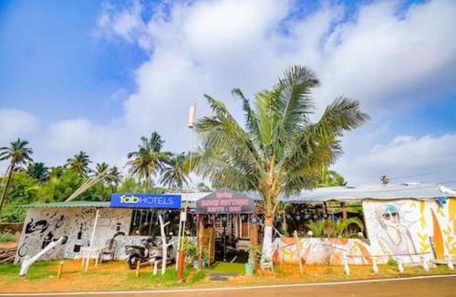 Calangute House | N S beach cottage bar restaurant