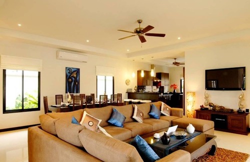 Nai Harn Villa | Nai Harn Beach 7 Bedroom Sleeps 18