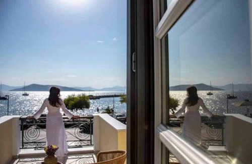 Aegina Town Apartment | Naias Aegina, Sea-front apartment 95 sqm