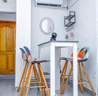 Douala Apartment | NAIVELI-PALM Appartement meublé sobre et chic