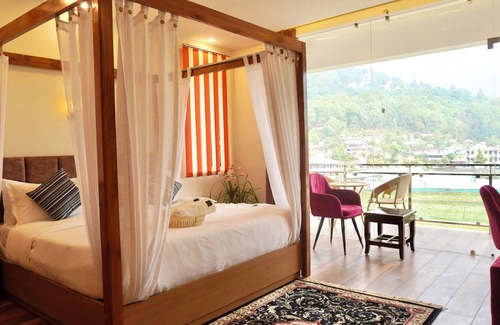 Bhimtal Hotel | Nakshville