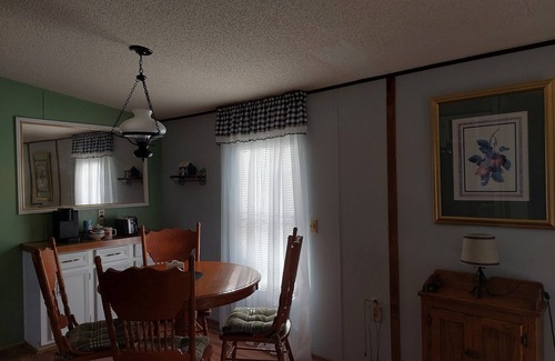 Pleasant Hill House | Nana's Place 5 min. off I-77 Stone Mtn. State Pk Cruise-ins, old cars