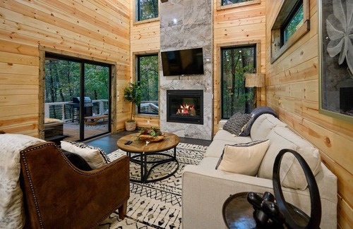 Pickens Cabin | Napa Valley Retreat in Hochatown/Broken Bow,OK