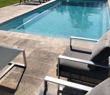 Saint-Jean-aux-Bois Apartment | Napoleon Chateau Luxuryapartment for 18 guests with Pool near Paris!