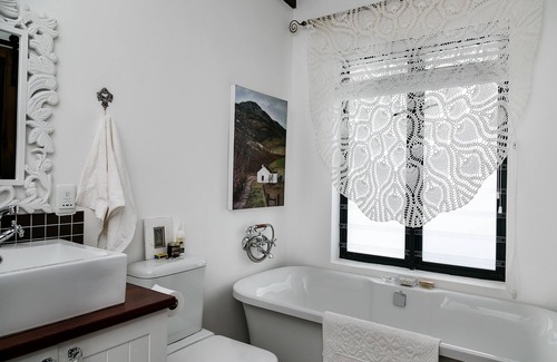 Knysna House | Narnia Guest house