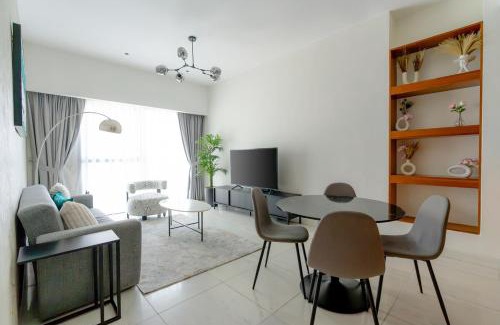 DIFC Apartment | Nasma - Sleek Studio in Heart of Dubai Financial Hub