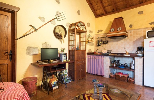 Barranco del Pinar House | NATURACANARIA de Doramas -free Wifi & Pool