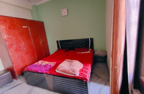 Azadpur House | Natural Light Comfortable Room Friendly Home Stay