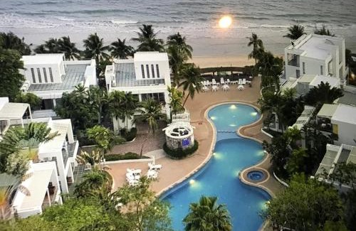 Chakphong House | Natural Villas -Front Samet Beach house with Pool