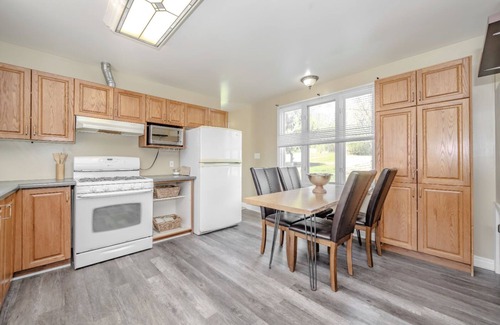 Burlington Cottage | Nature Lovers' cottage on the escarpment with gorgeous views - 5 min to downtown