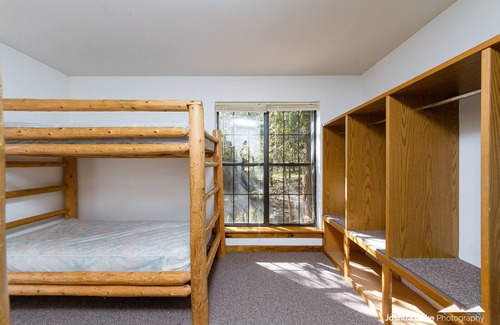 Huntsville Cabin | Nature Lovers Retreat for Weddings, Reunions & Gatherings