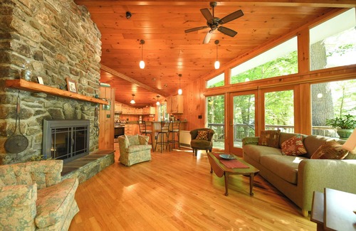 West Poland Cottage | Nature Lover’s Retreat on Thompson Lake – Cozy Cottage Escape