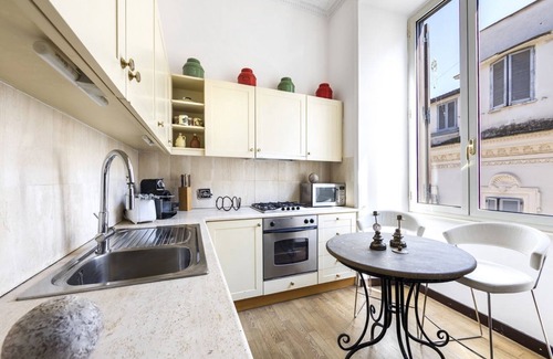 Rione VI Parione Apartment | Navona Luxury and Historical Apartment