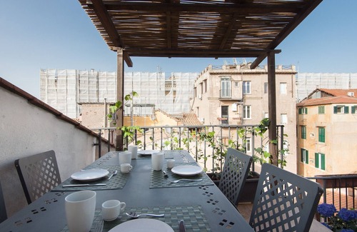 Rione VI Parione Apartment | Navona Luxury penthouse with terrace