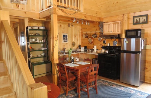 Lincoln Cabin | nCamp David: Heart of the Wht. Mtns. N. Lincoln NH. Clean & Well Maintained