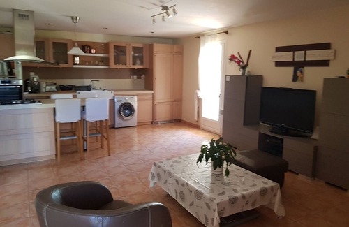 Hyeres Villa | Near Beach 2F3 in Villa (total: 4 bedrooms) Heated Pool 2 to 10pers