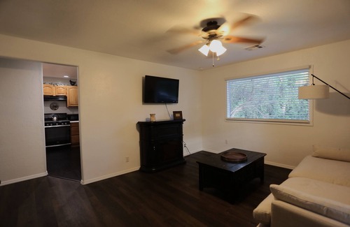 Edmond House | Near Lazy E! Charming 3-bedroom country home between Edmond and Guthrie OK.