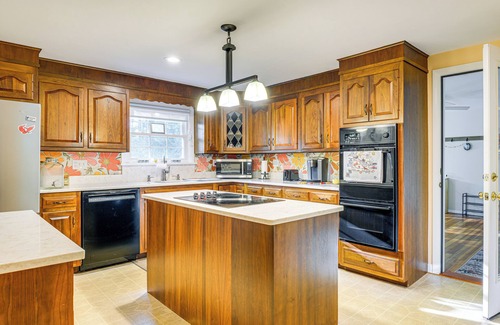 Keene House | Near Main St & Festivals: Peaceful Keene Getaway!