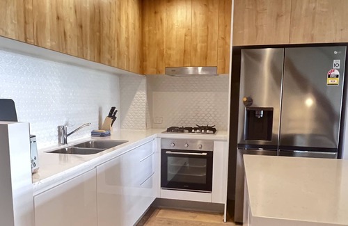 Robina House | Near New 4br Townhouse Next to Shopping Mall