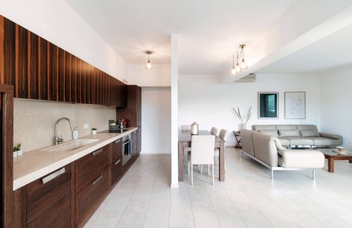 Lugano Apartment | Near the Lido of Lugano (THE CENTRAL HOME)