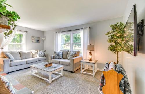 Victor House | Near Trails and Wineries Victor Getaway with Fire Pit