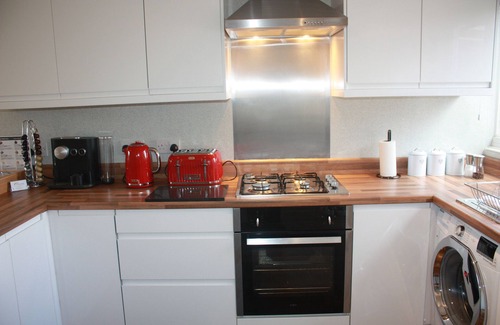 Marston Green House | ♥NEC & Birmingham Airport - Berwicks House, a stylish 3-bed house with garden