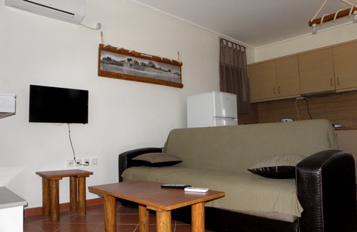 Spata-Artemida House | nemhouses near the airport of Athens and the sea