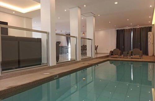 Clark Freeport Villa | Nemo Villa Clark