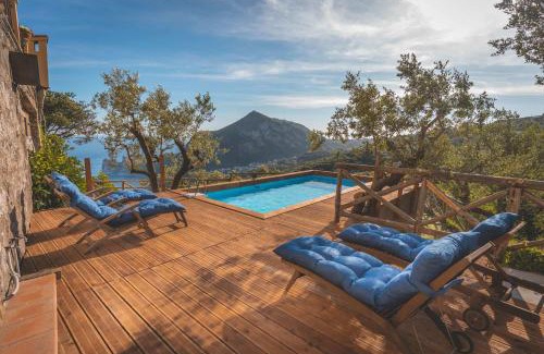 Massa Lubrense Apartment | Neranya Resort - Monticchio Suite by Feeling Italy