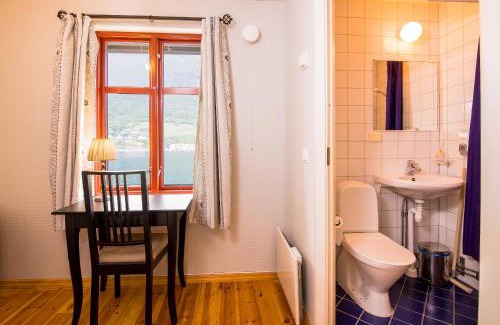 Olden Resort | Nesset Fjordcamping