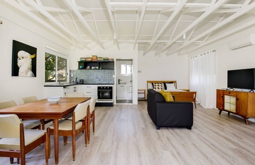 Currarong House | Nest - Pet Friendly - 2 Min Walk to Beach