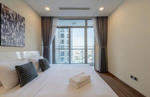 Hang Xanh Apartment | Nest365 - Landmark 81 Vinhomes Central Park