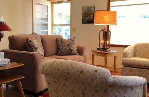 Sylvan Shores House | Nestle Inn Cottage, Lovely One Level Lake Cottage with Treehouse Feel