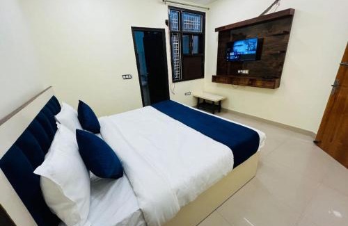 Mahipalpur House | Nestled in New Delhis Mahipalpur district