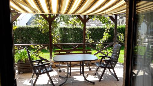 Idstein Apartment | nette Ferienwohnung mit eigenem Eingang und Sonnenterrasse