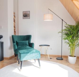 Bad Saeckingen Apartment | NEU Deluxe Suite Münsterblick, Maisonette, Kingsize Bett, Küche, Netflix, Aussicht, E-Kamin