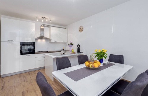 Zbandaj Apartment | New 105m2 apartment in Porec