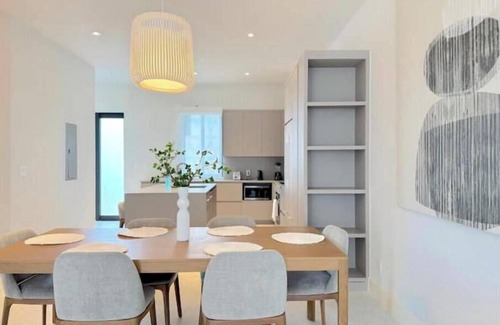 Westwind Apartment | New 1bd Gated Pool Beach and Gym access