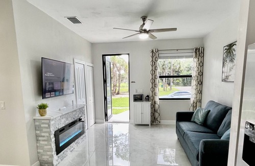 Rural Estates House | NEW! 2/1 Duplex - Hot Tub -30 min from the beach! for 8 PPL