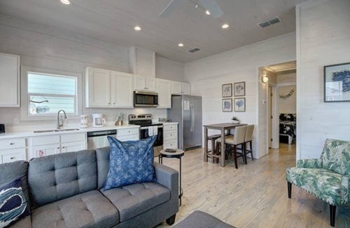 Port Aransas House | New 2 Bedroom Bungalow. Your Next Cozy Getaway!