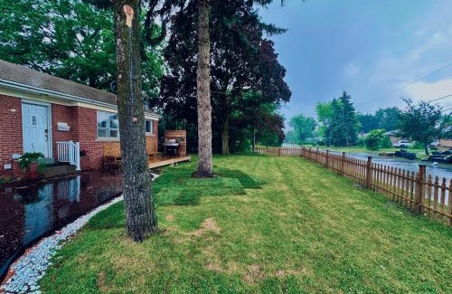 Richmond Hill Apartment | New 3 Bedroom Bungalow Ground Floor with BBQ Patio