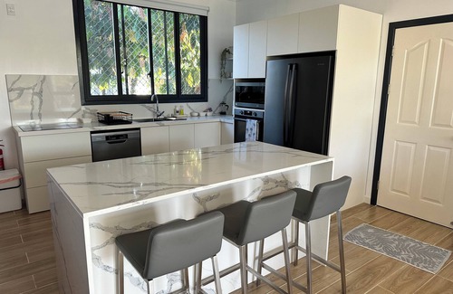 Apia House | New 4-bedroom home in prime location in Taumeasina with AC in all rooms.